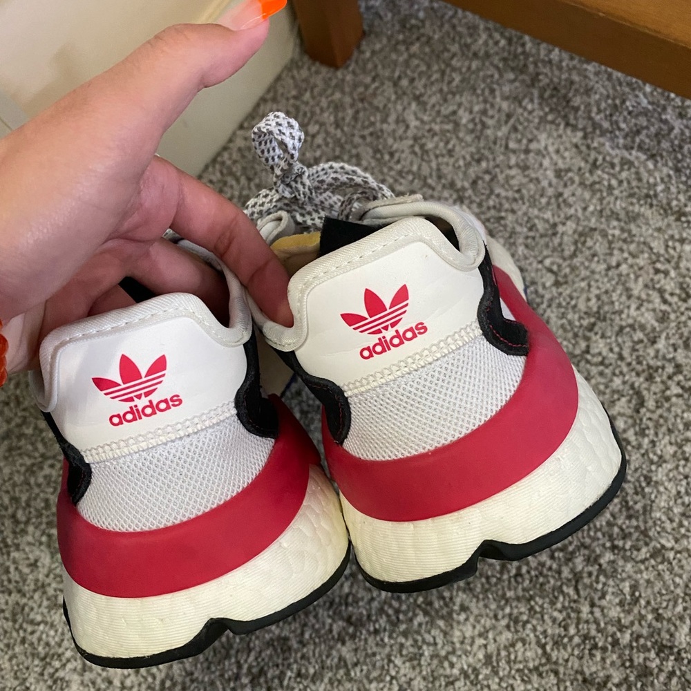 Barely worn adidas sneakers